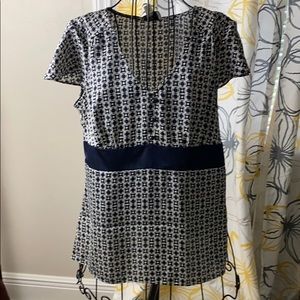 Ann Taylor Loft. Women’s Petite 6P Top